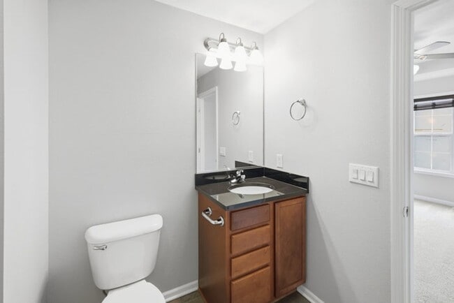 Building Photo - GREAT LOCATION!! 3 Bedroom, 2.5 Bathroom Townhome in West Des Moines!