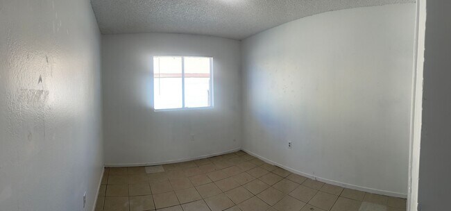 Building Photo - 124 E Amador St