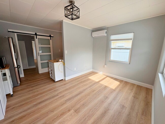 Building Photo - 536 Roanoke St