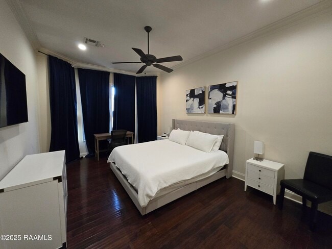 Building Photo - 208 Traditions Dr