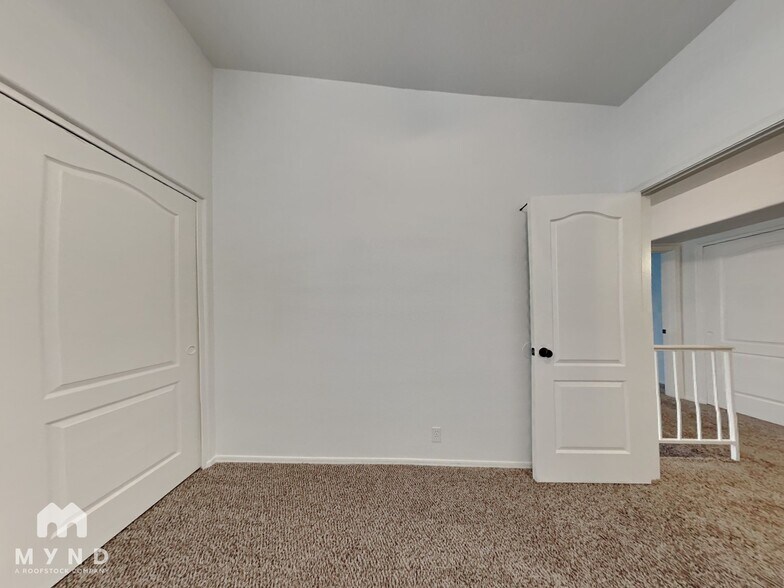 Building Photo - 5862 E Norwood St