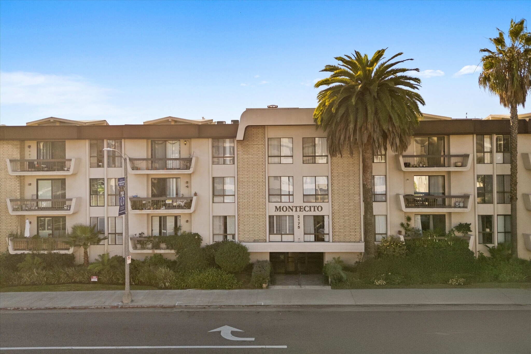 Building Photo - 2175 S Beverly Glen Blvd