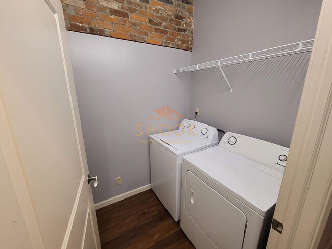 Building Photo - 102 N 3rd St