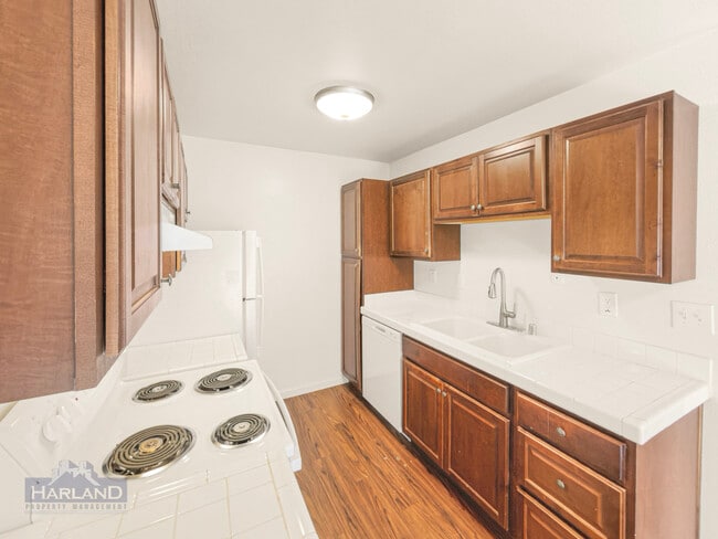 Building Photo - 2112-2114 Thomas Avenue - 2114 Unit 2-