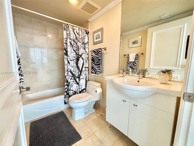 Building Photo - 1830 S Ocean Dr