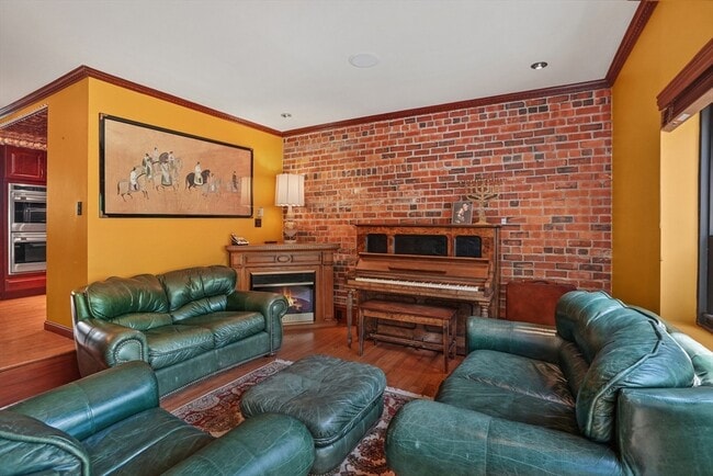 Building Photo - 131 Perkins St