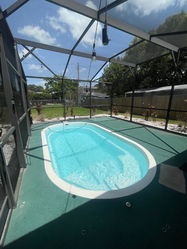 Building Photo - 3/2 Pool Home in St. Cloud, Florida