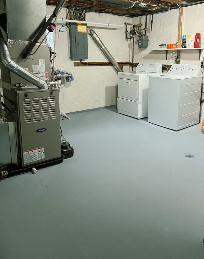 Building Photo - 7441 Convair Dr