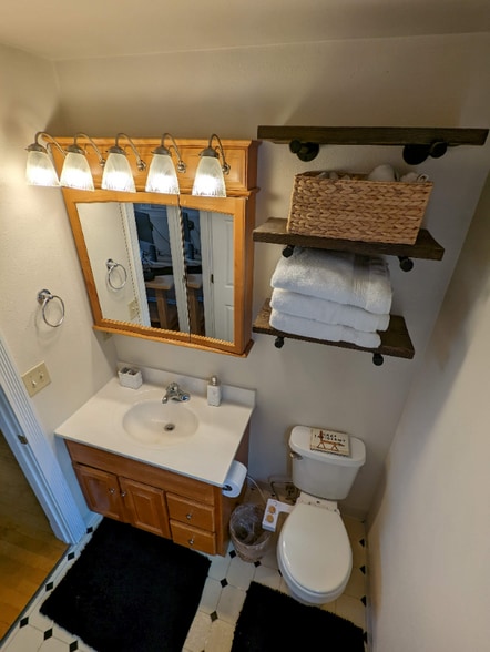 Building Photo - 1033 12th Ave