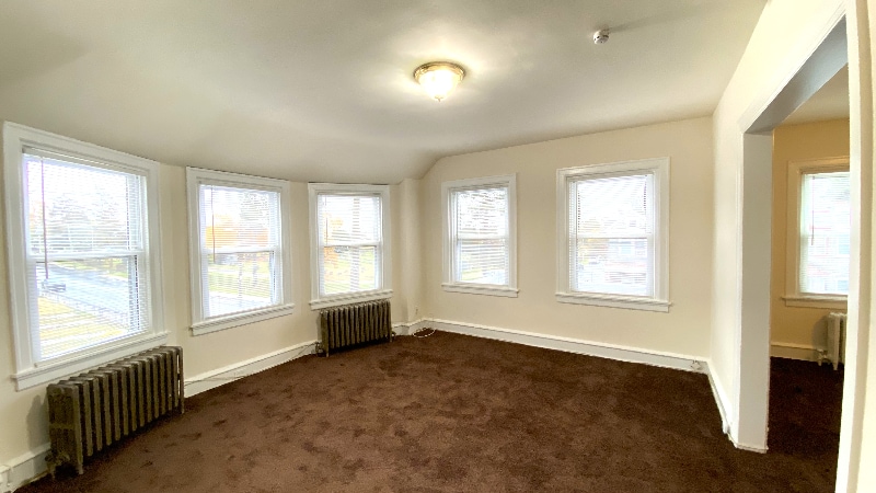 Building Photo - 300 W 31st St