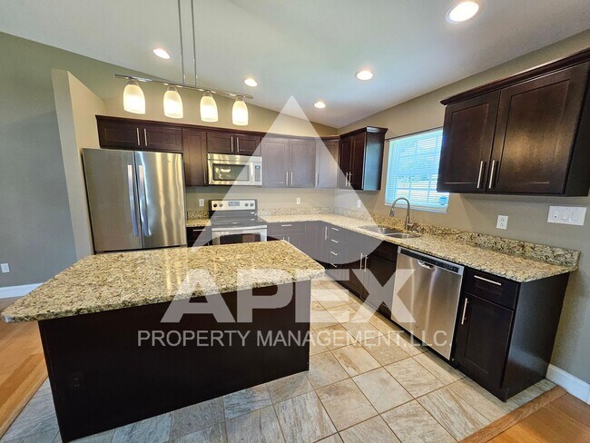 Building Photo - Contemporary Ranch Style 3Bd – 2Ba Single ...