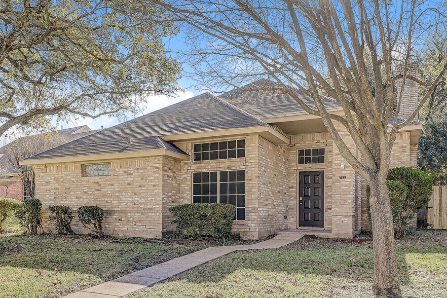 Building Photo - 722 Austin Dr