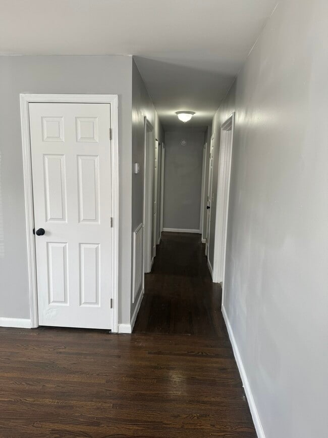 Building Photo - 1515 Rosedale Ave