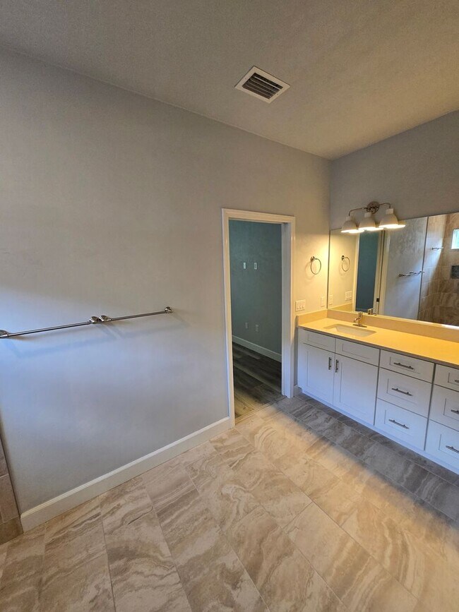 Building Photo - Beautiful 3-Bedroom, 2.5 Bath Home in Desi...