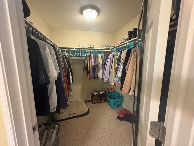 Building Photo - Spacious west side 3 Bedroom, 2 Bath home, close to Ft. Riley!