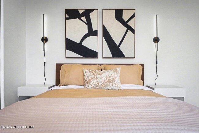 Building Photo - 739 Spinnakers Reach Dr