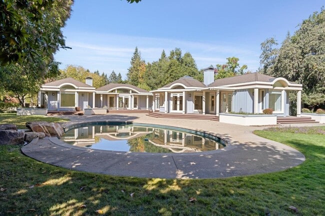 Building Photo - 39 Faxon Rd