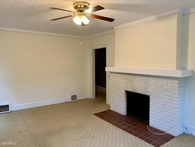 Building Photo - 2106 Surrey Rd