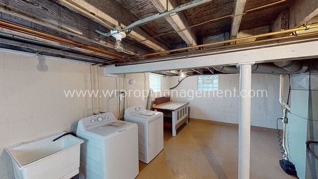 Building Photo - 3 Bedroom 1 Bathroom Home for Rent Near Gl...