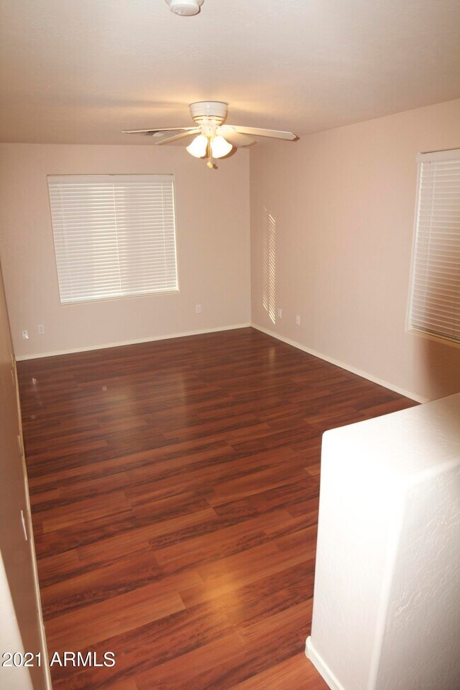 Building Photo - 2732 E Canyon Creek Dr