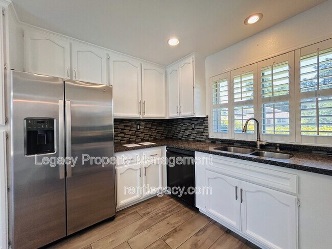 Building Photo - 3047 Mill Oak Way