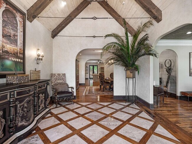 Building Photo - 3807 Harding Pl