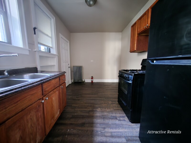Building Photo - 6957 S Eggleston Ave