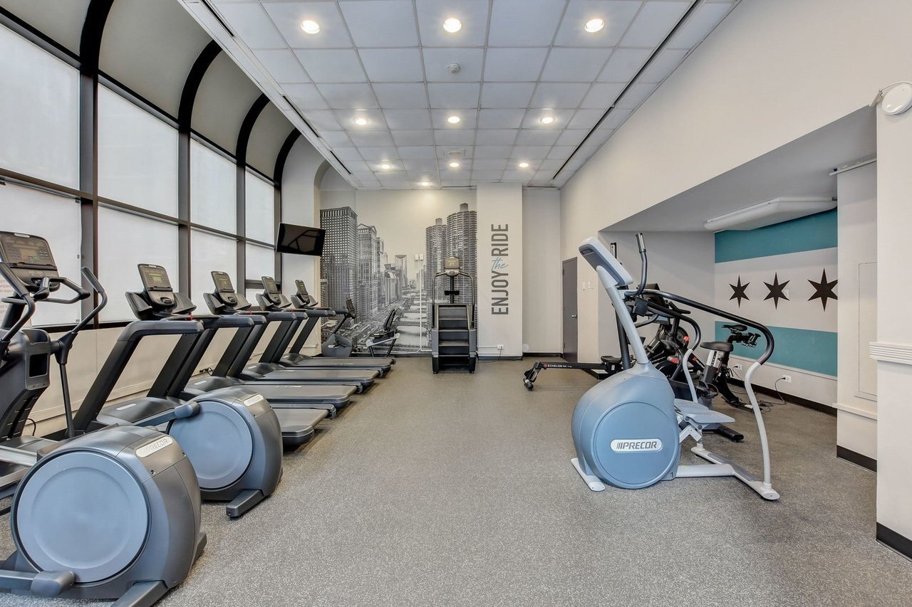 Building Photo - 211 E Ohio St