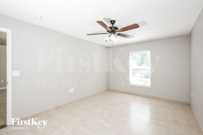 Building Photo - 1516 Vista Lake Cir