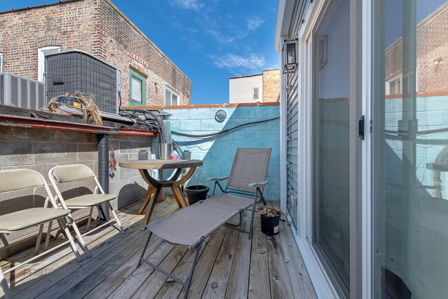 Building Photo - 524 N Ashland Ave