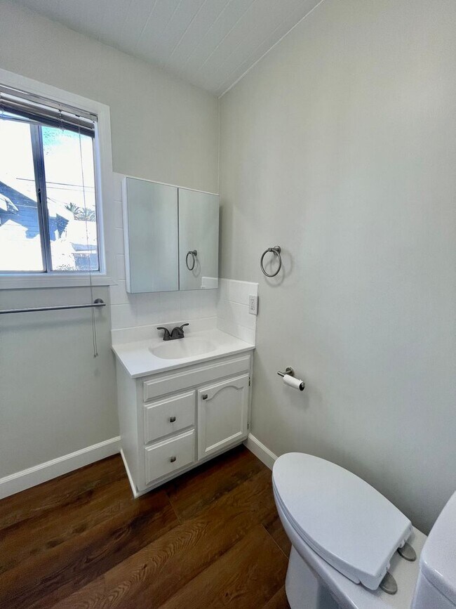 Building Photo - Renovated 3 Bed + 2 Bath Home in Los Angeles!