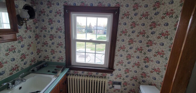 Building Photo - 159 Limerick Center Rd