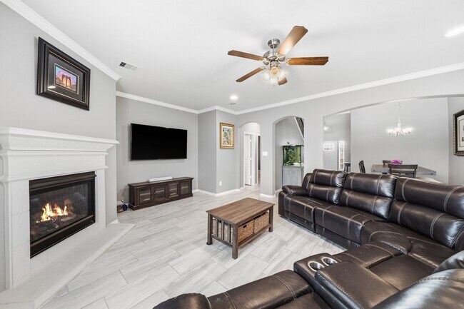 Building Photo - 4538 Buentello Dr