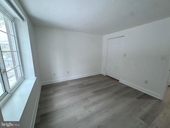 Building Photo - 4420 Groombridge Way