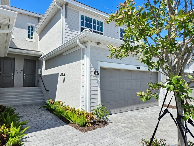 Building Photo - 12665 Radiance Ct