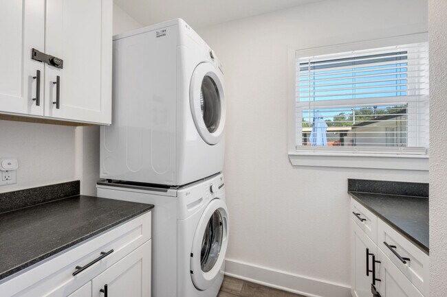 Building Photo - 1611 Armistead St