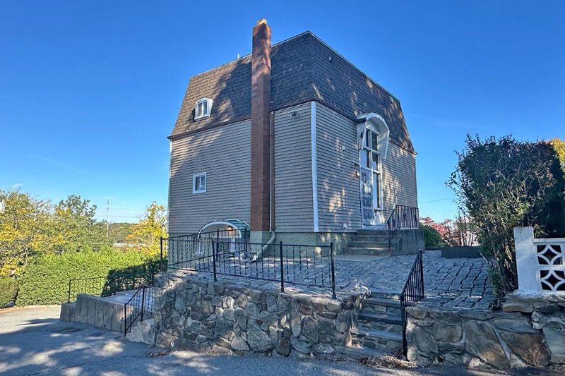 Primary Photo - 5 Woodward Ave