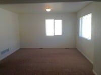 Building Photo - 3 BEDROOM, 2.5 BATHROOM, SADDLE RIDGE TWIN...