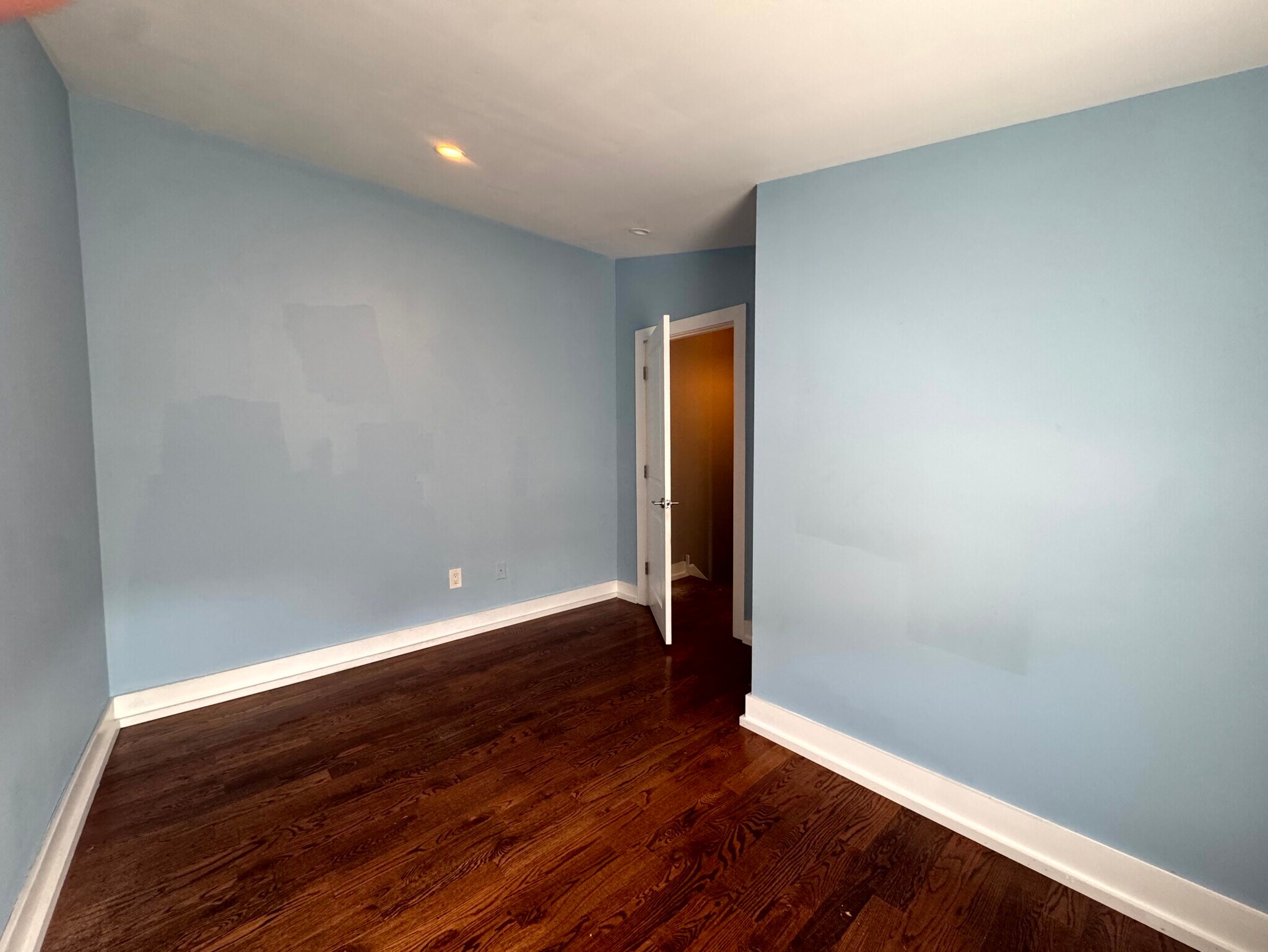 Building Photo - 1415 E Hewson St