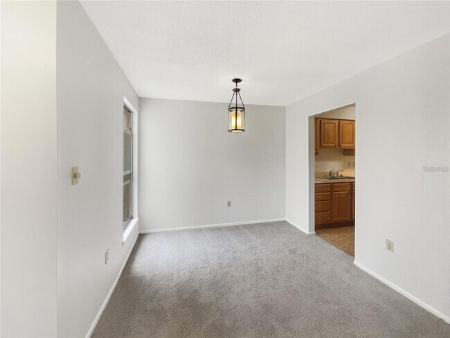 Building Photo - 524 Orange Dr