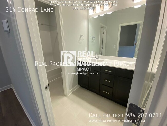 Building Photo - MOVE IN SPECIAL: $500 OFF Newly Built, Mod...