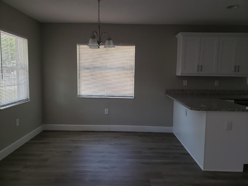 Building Photo - 903 E Renfro St