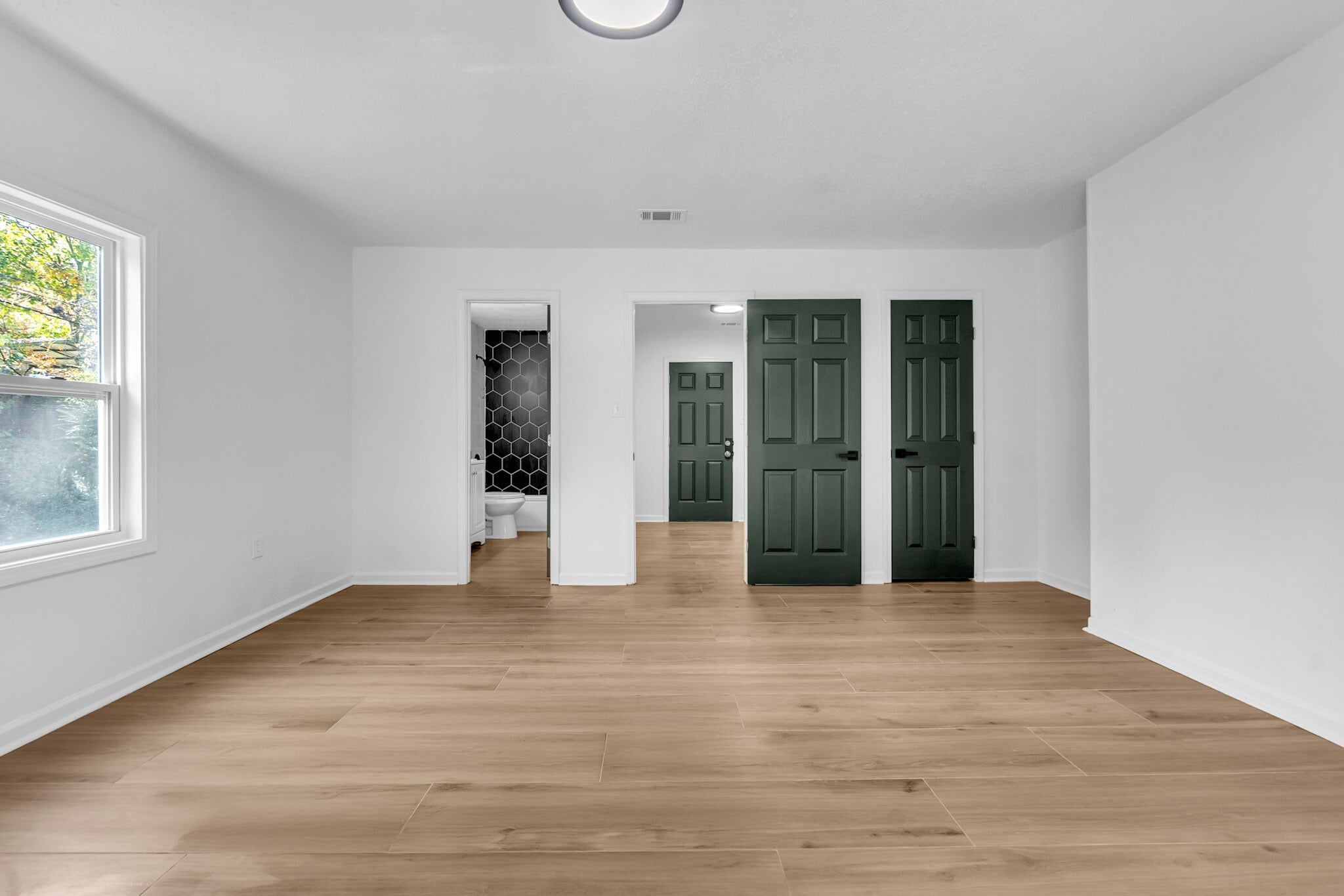 Building Photo - 3253 Kimball Ave