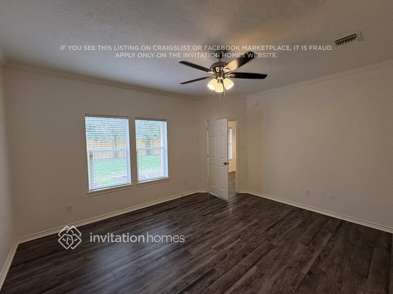 Building Photo - 3227 Hemingway Dr