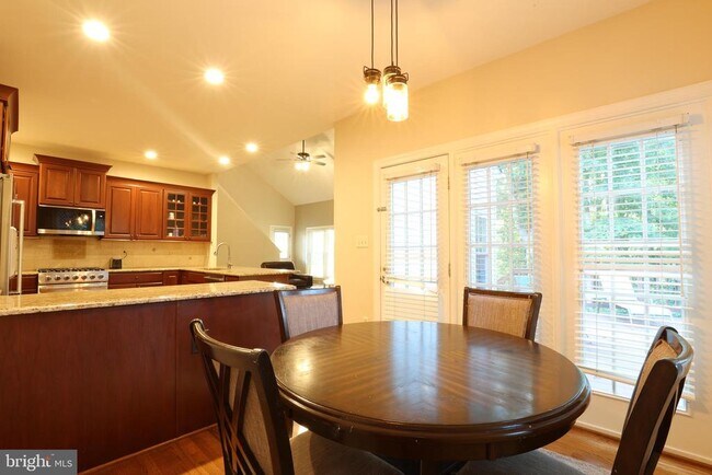 Building Photo - 6732 Rock Brook Dr
