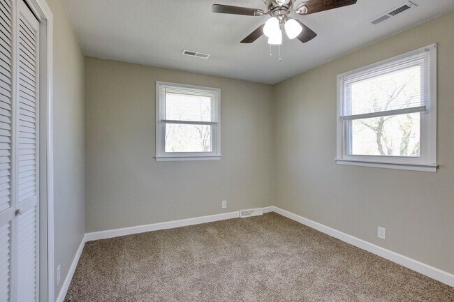 Building Photo - Four Bedroom with Bonus Room and a detache...
