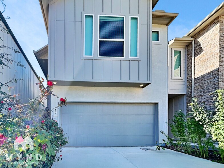 Primary Photo - 8851 Oakland Rd