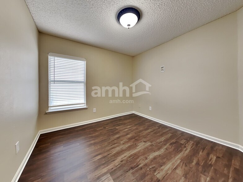 Building Photo - 2878 Spoonbill Trl