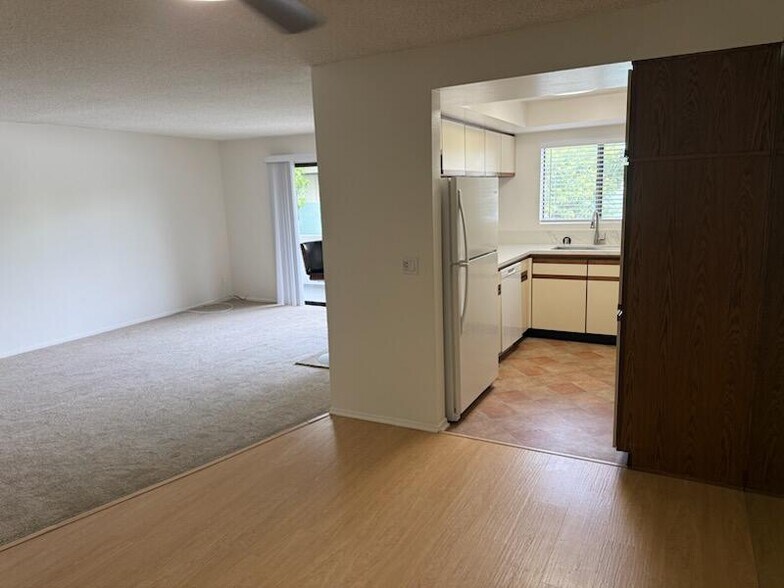 Building Photo - 5000 S Centinela Ave