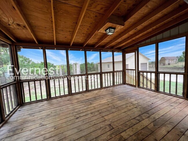 Building Photo - 3-Bed/2-Bath Home/ Pet Friendly/Voucher Accepted/ Available Soon!